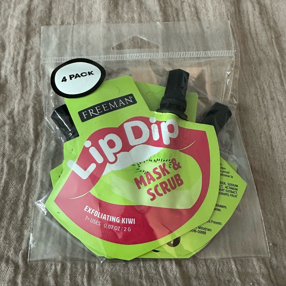 Lip Dip Mask & Scrub - Exfoliating Kiwi